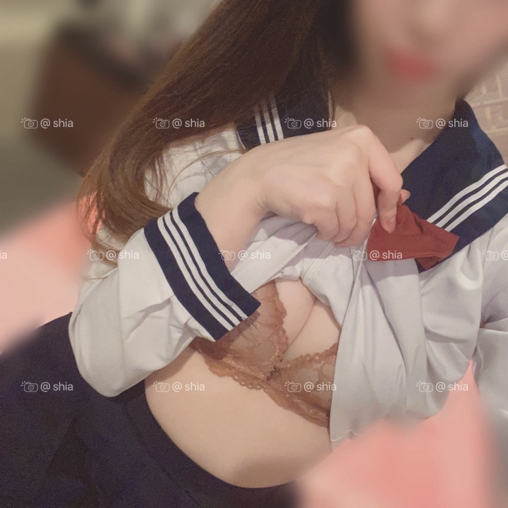 しあ