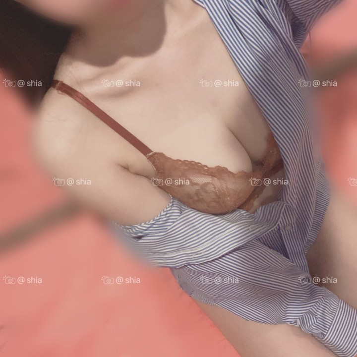 しあ