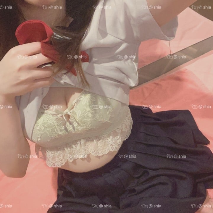 しあ
