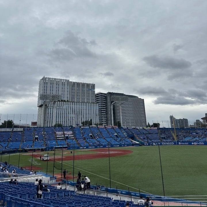 みよん